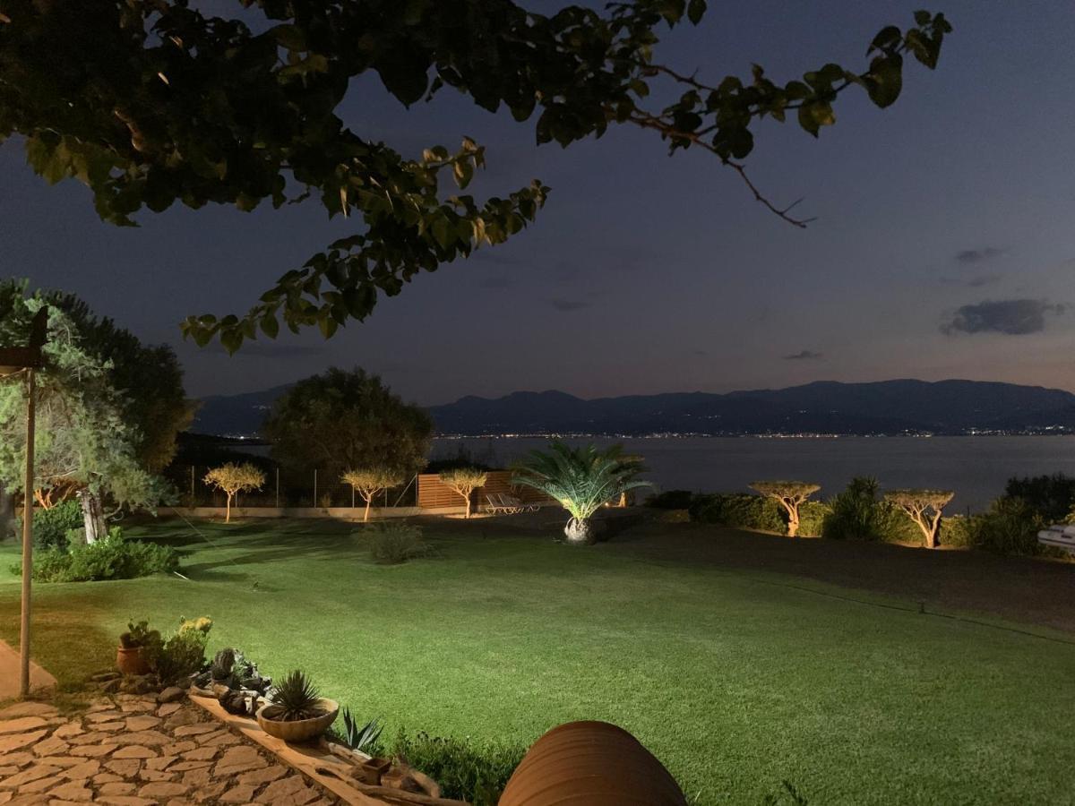Klovino House Holiday home Douvia